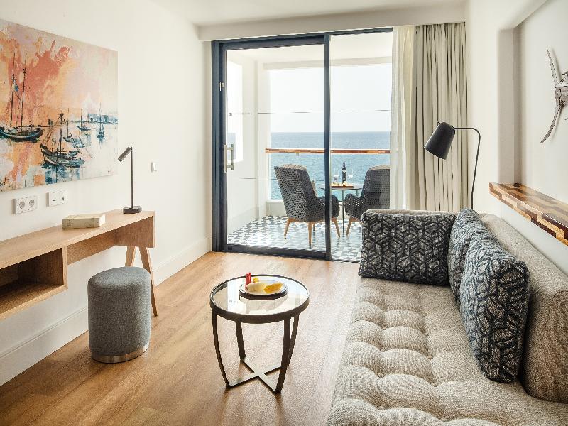 Hotel Fariones image