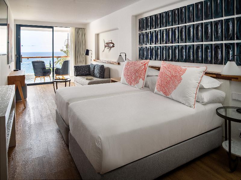 Hotel Fariones image