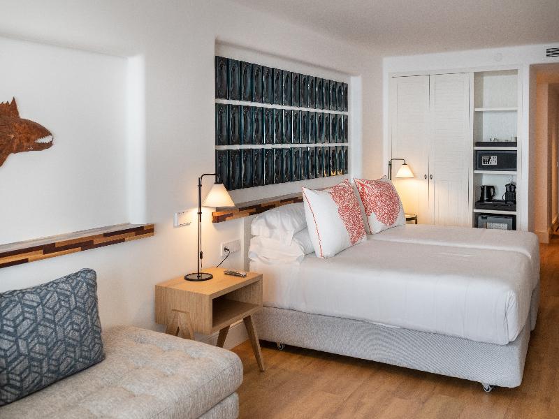Hotel Fariones image