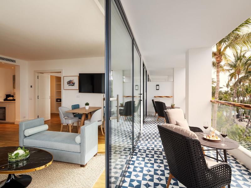 Hotel Fariones image