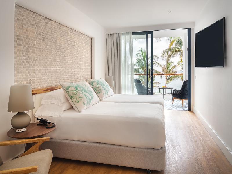 Hotel Fariones image