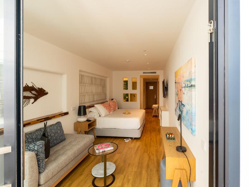 Hotel Fariones image