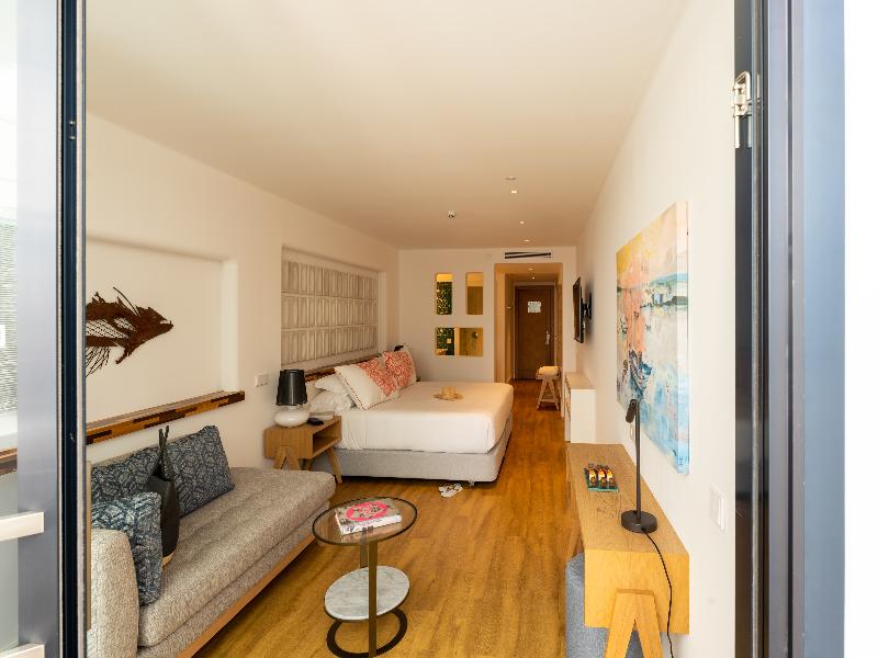 Hotel Fariones image