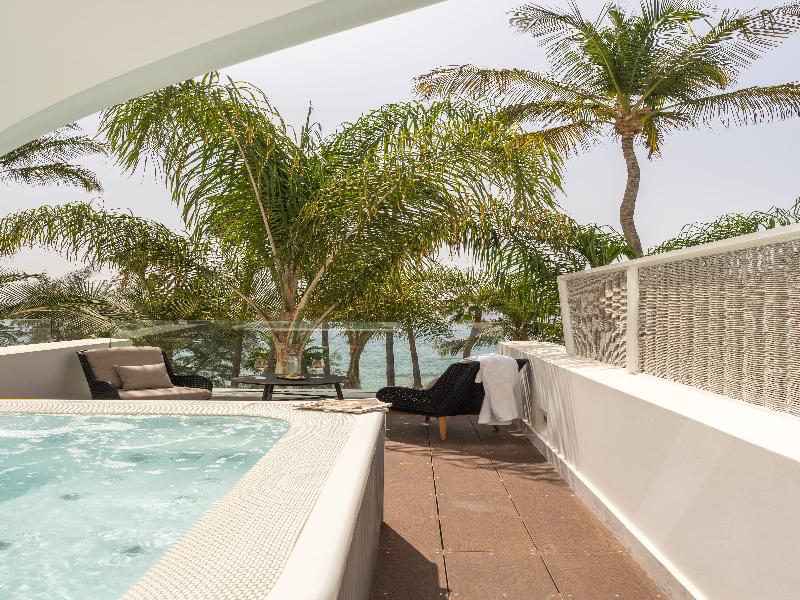 Hotel Fariones image