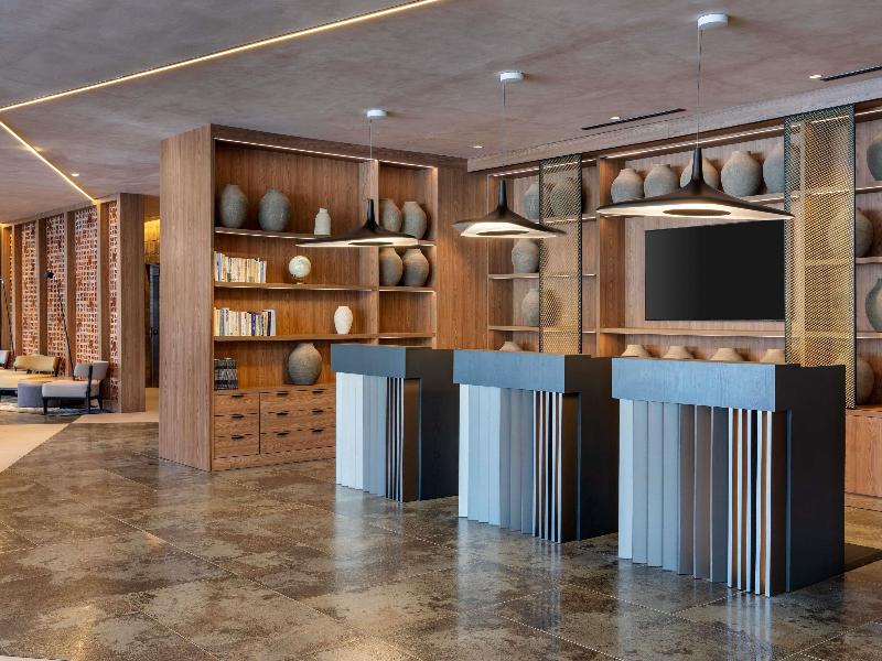 Novotel Valencia Lavant image