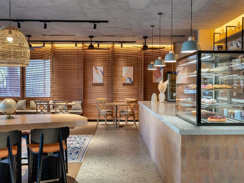 Novotel Valencia Lavant image