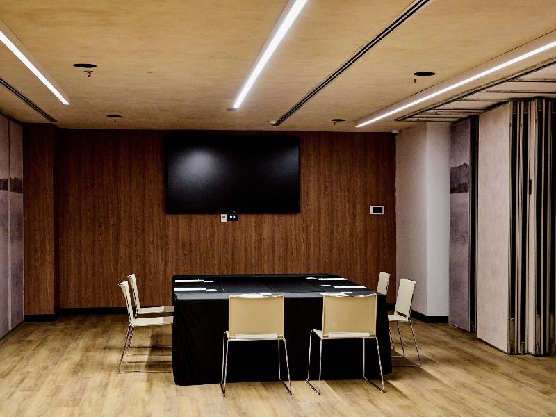Novotel Valencia Lavant image