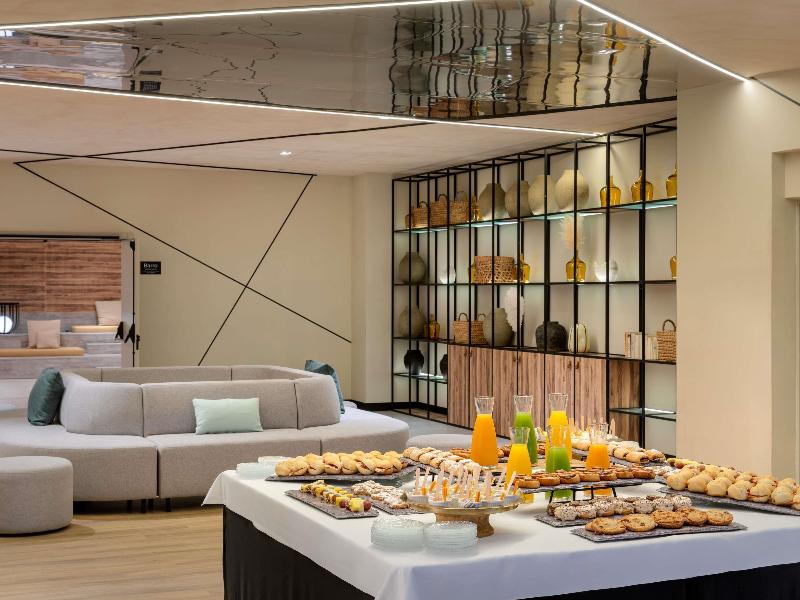 Novotel Valencia Lavant image