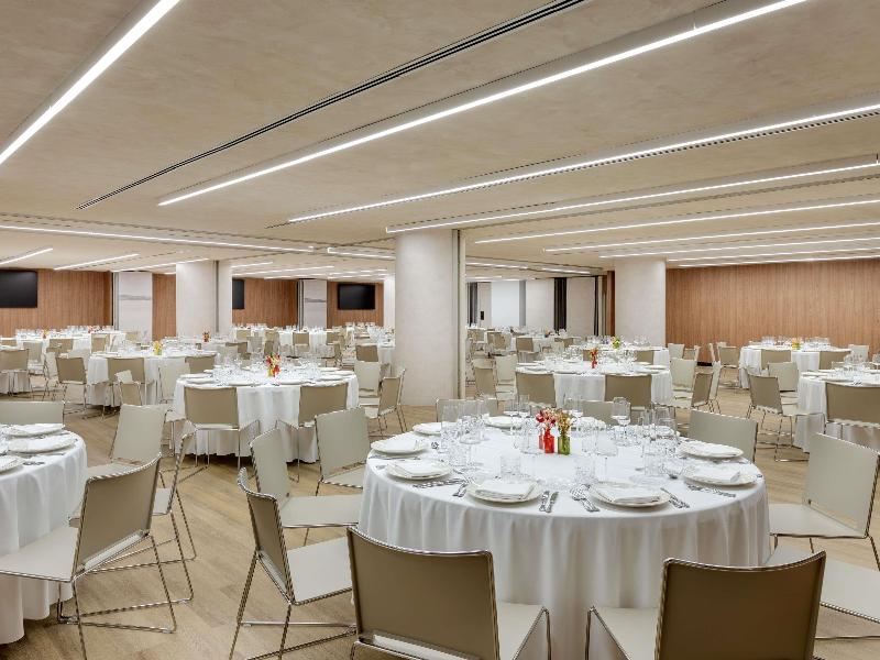 Novotel Valencia Lavant image