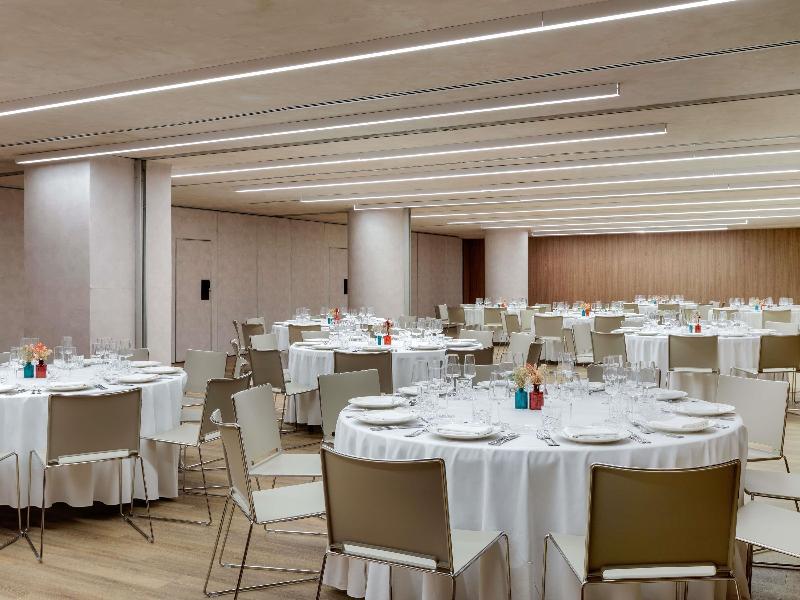 Novotel Valencia Lavant image