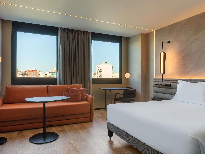 Novotel Valencia Lavant image