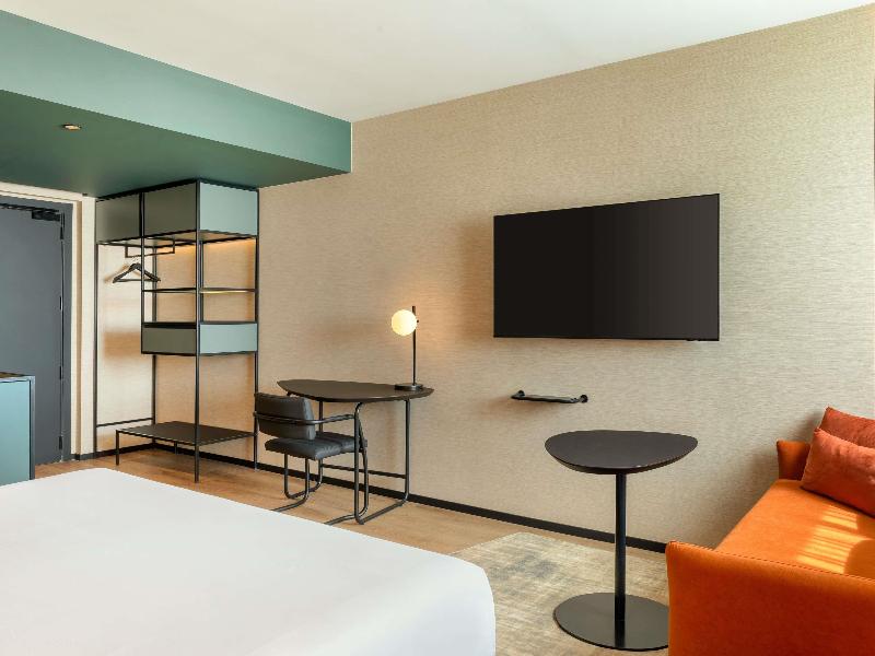 Novotel Valencia Lavant image