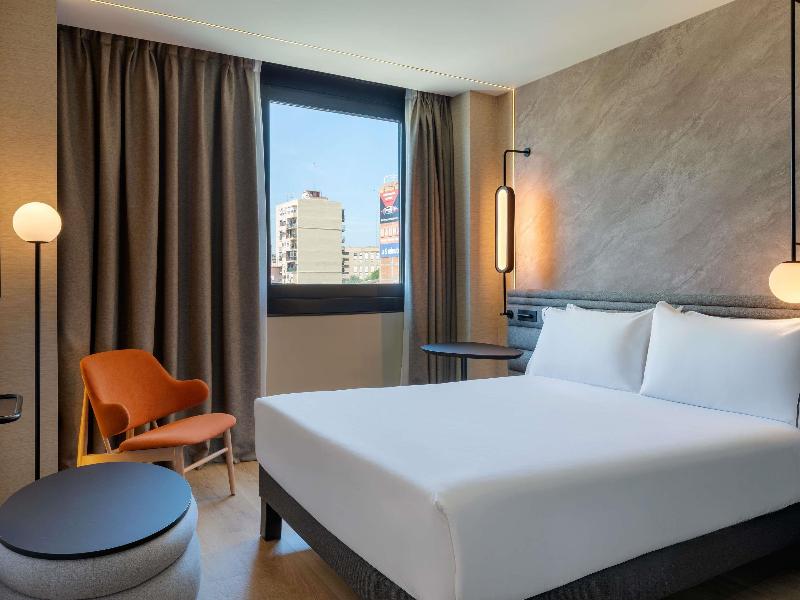 Novotel Valencia Lavant image