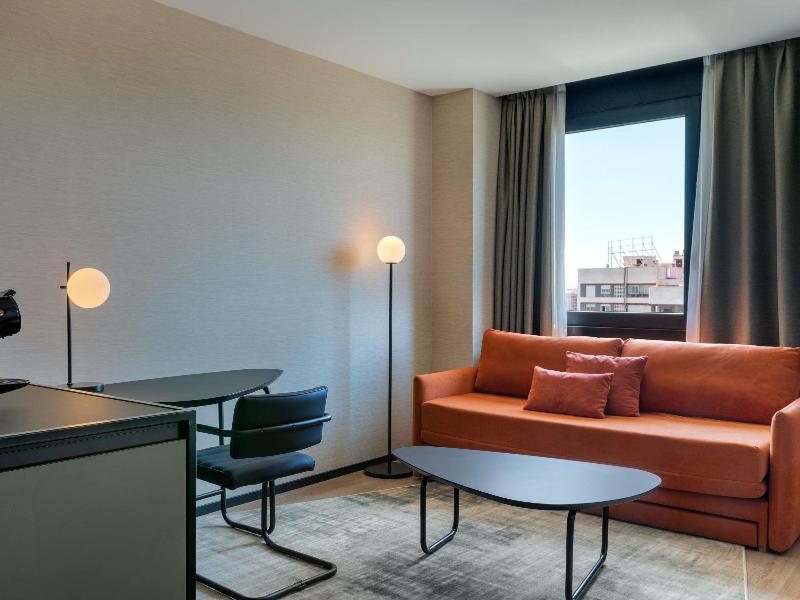 Novotel Valencia Lavant image