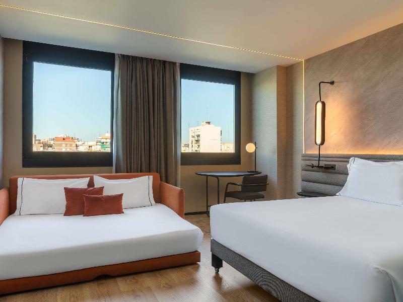 Novotel Valencia Lavant image