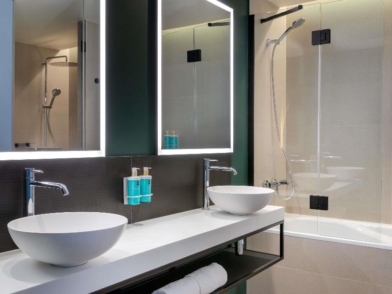 Novotel Valencia Lavant image