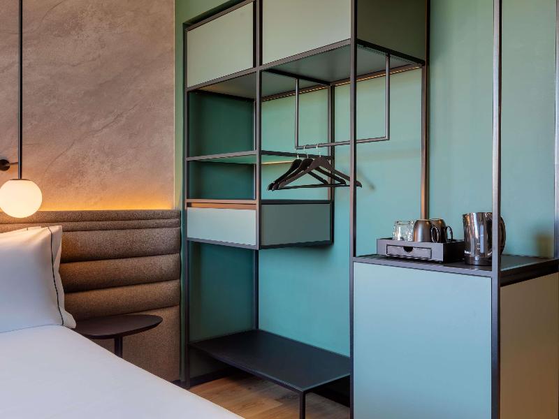 Novotel Valencia Lavant image
