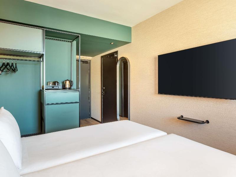 Novotel Valencia Lavant image