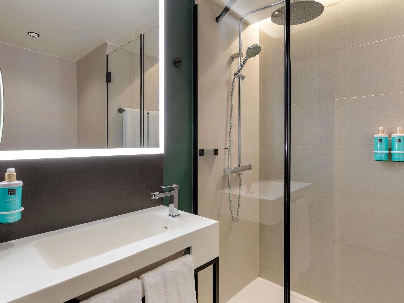 Novotel Valencia Lavant image