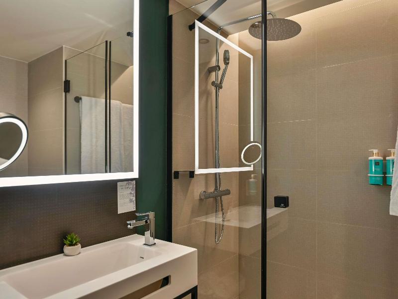 Novotel Valencia Lavant image