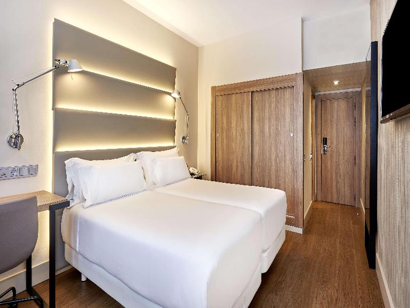 NH Sants Barcelona image