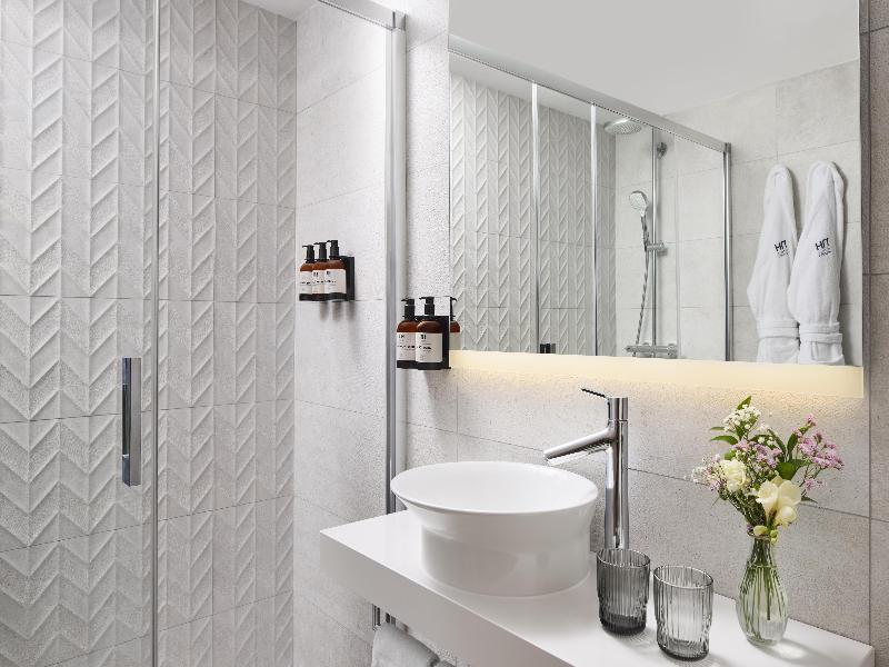 NH Sants Barcelona image