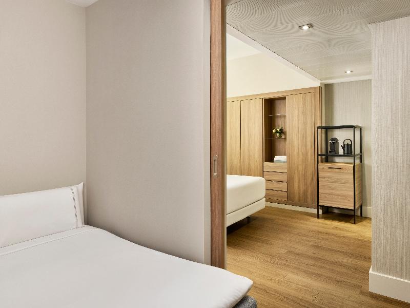 NH Sants Barcelona image