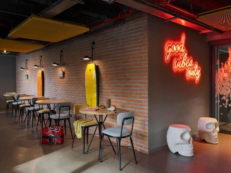 Moxy Barcelona image