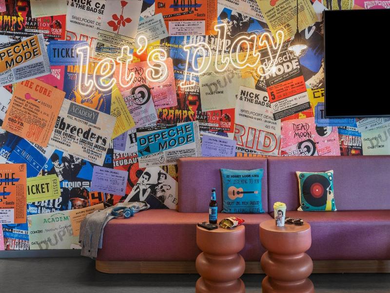 Moxy Barcelona image
