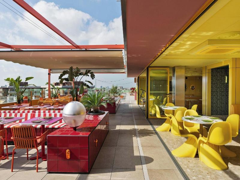 Moxy Barcelona image