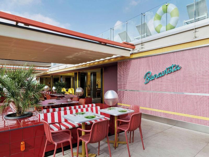 Moxy Barcelona image