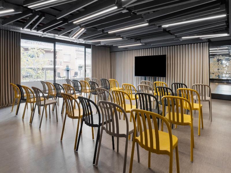 Moxy Barcelona image