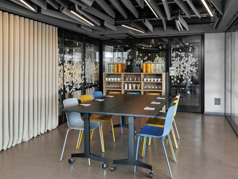 Moxy Barcelona image
