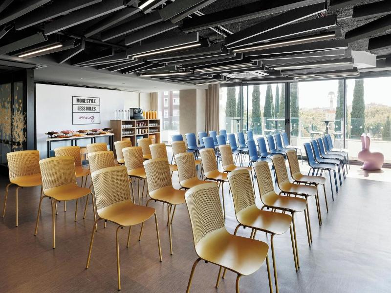 Moxy Barcelona image