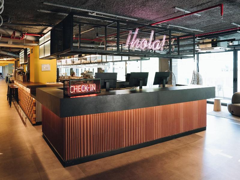 Moxy Barcelona image