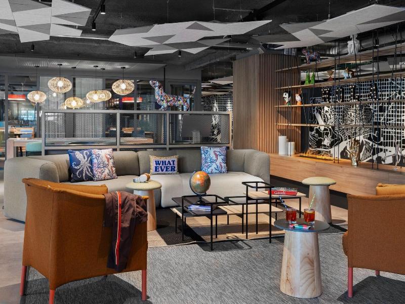 Moxy Barcelona image