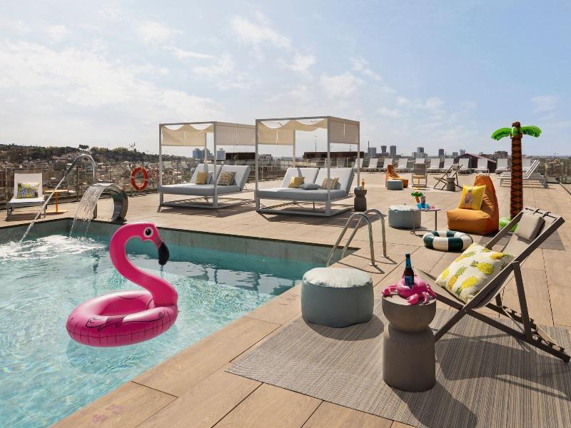 Moxy Barcelona image