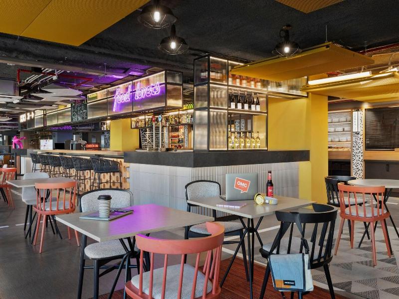 Moxy Barcelona image