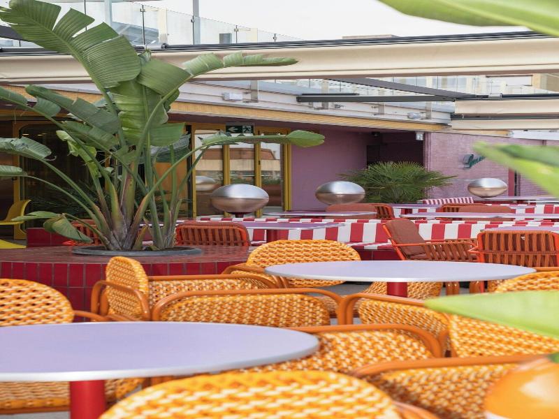 Moxy Barcelona image