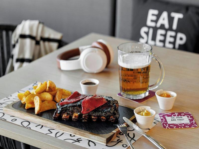 Moxy Barcelona image
