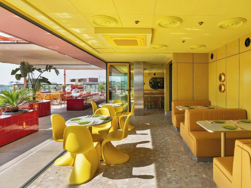 Moxy Barcelona image