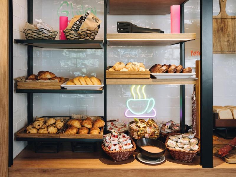 Moxy Barcelona image