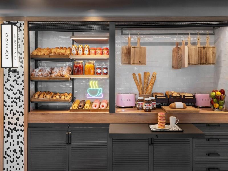 Moxy Barcelona image
