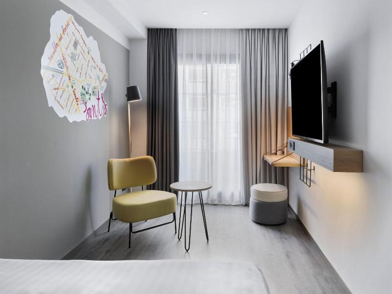 Moxy Barcelona image