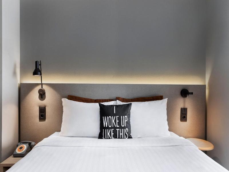 Moxy Barcelona image