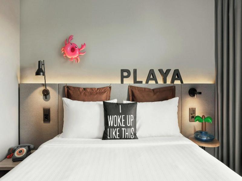 Moxy Barcelona image