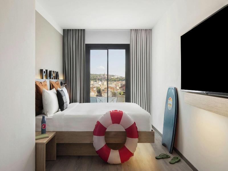 Moxy Barcelona image