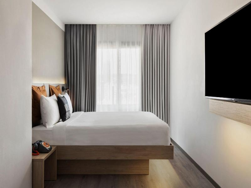Moxy Barcelona image