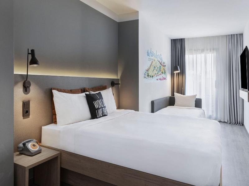 Moxy Barcelona image