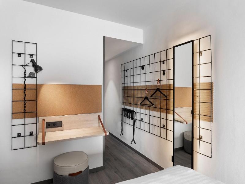 Moxy Barcelona image